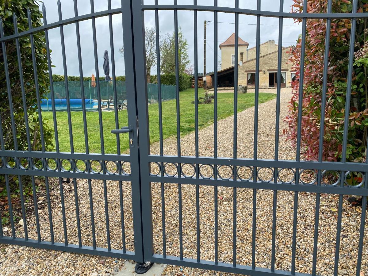 Maison Entre Dordogne Et Gironde Avec Piscine Minzac Exterior foto